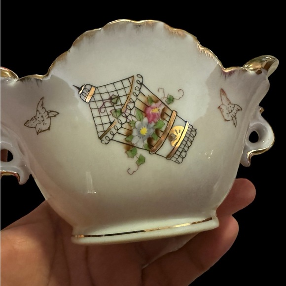 Hand Painted Ardalt Japan #6388 - 1950s -Butterfly & Birdhouse trinket vintage - Picture 4 of 9